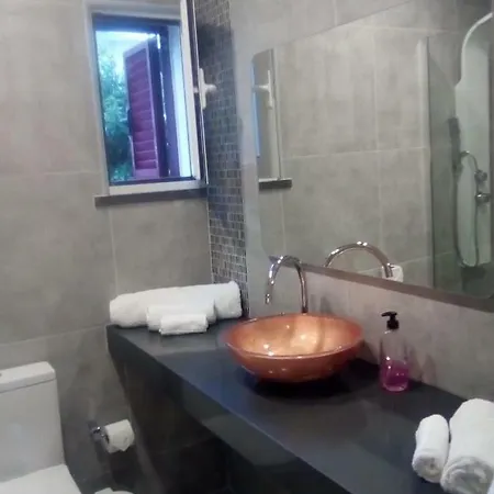 בית נופש Large Duplex In Best Location - 10 Minute Walk To Marina -3bdr 3bath *