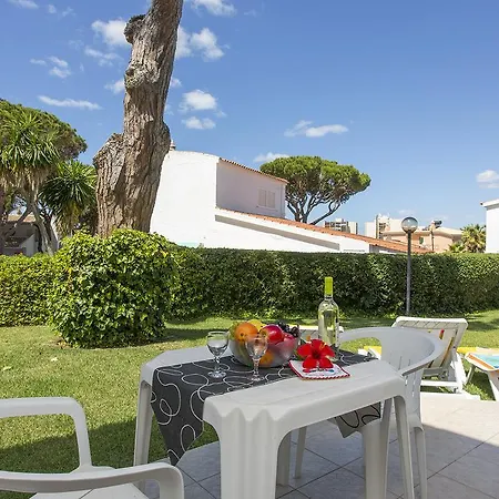 Large Duplex In Best Location - 10 Minute Walk To Marina -3bdr 3bath Ferienhaus *